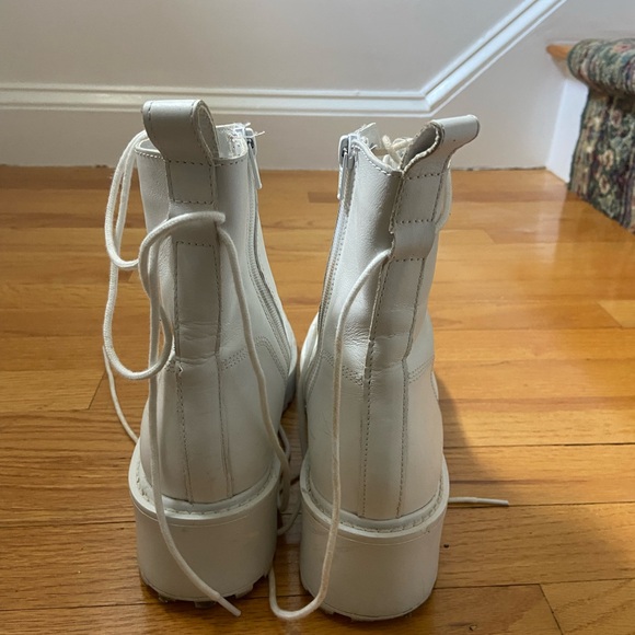 White Steve Madden Size 10 - Picture 2 of 3